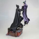 DC: Batman vs Joker Figure - Image 2